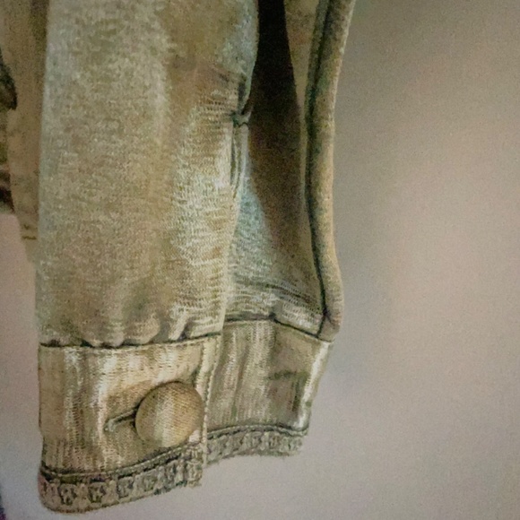 NWOT Beautifully embroidered green jacket with sequins - Picture 9 of 13